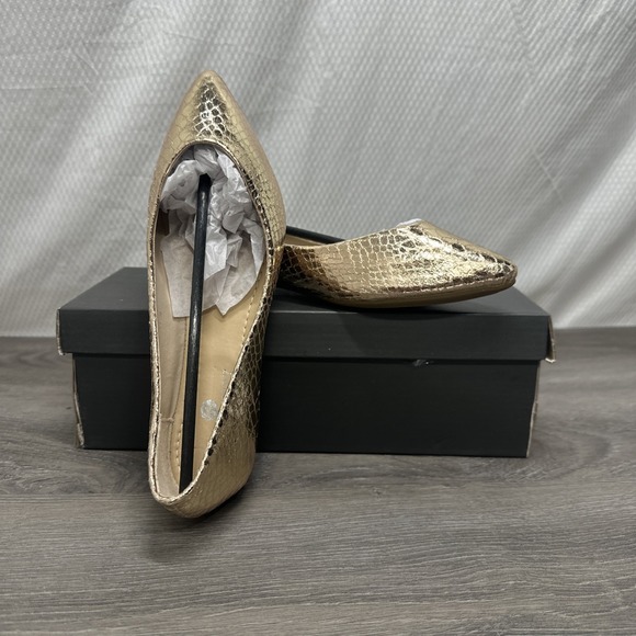 Gold Metallic Snake Flats Embossed Pointed Toe Flats Shoes Size 6 Faux Leather - Picture 6 of 6